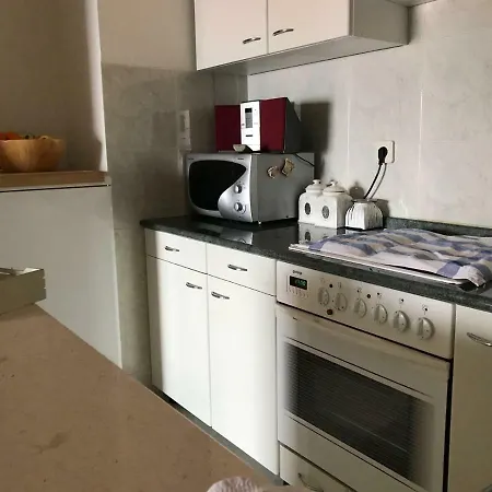 Apartmant דירה פוסטיר
